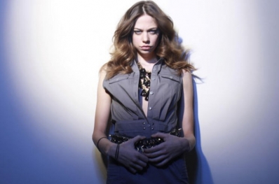 Analeigh Tipton
Photo: Lionel Deluy
For: NO. Magazine, March 2010
